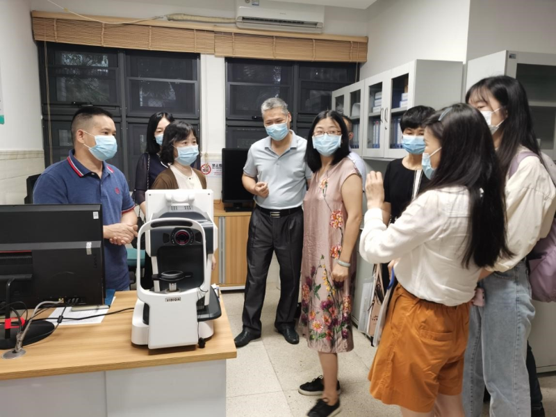 广东省疾控中心领导率队调研指导我市儿童青少年近视综合防控工作2.jpg