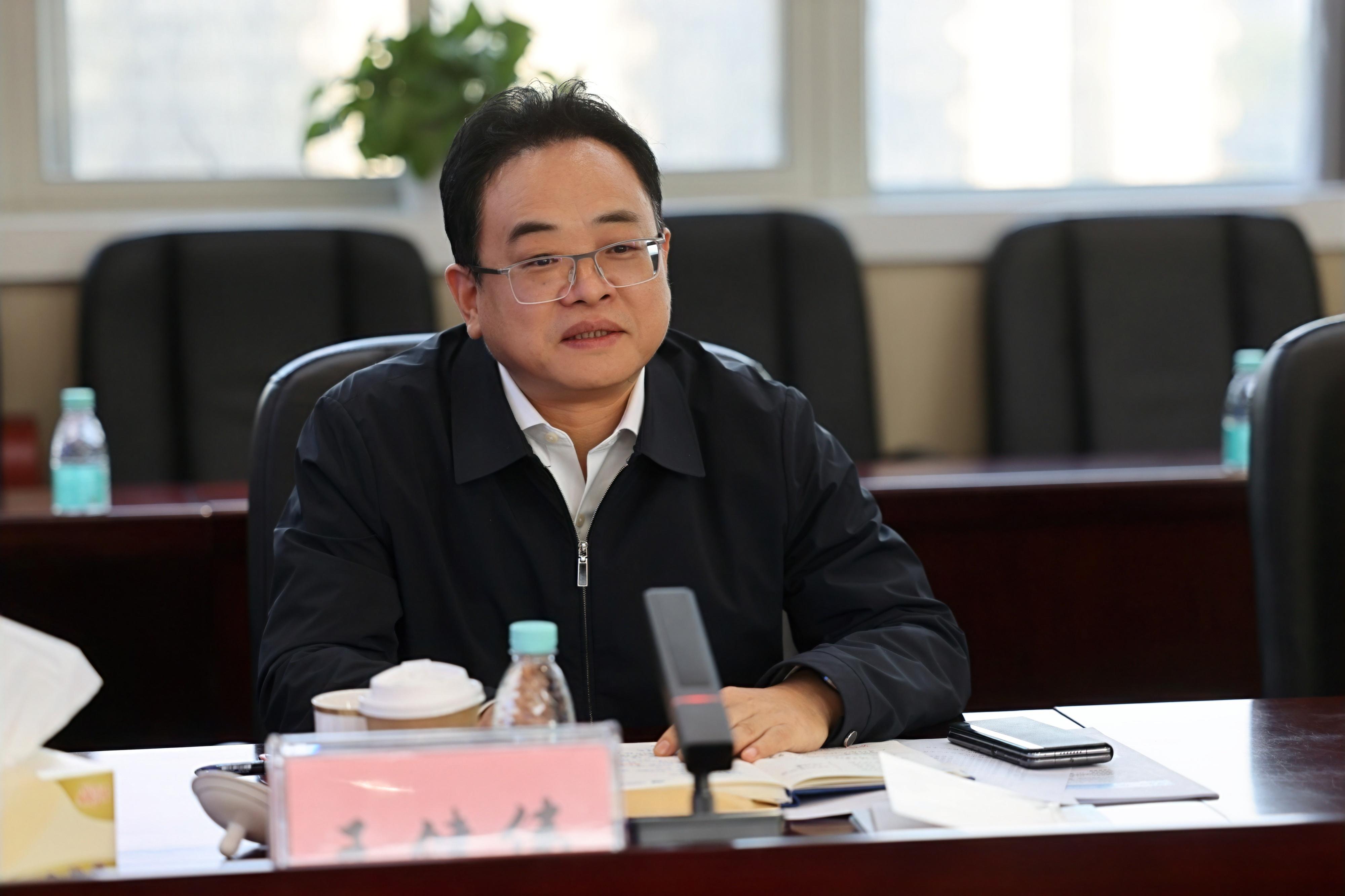4.中国疾控中心王健伟主任带队赴深圳市疾控中心调研指导.JPG