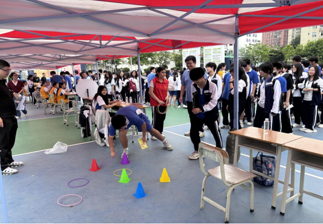 3-青春出发，健康护航——深圳市艾滋病防治宣传走进技工学校活动.jpg