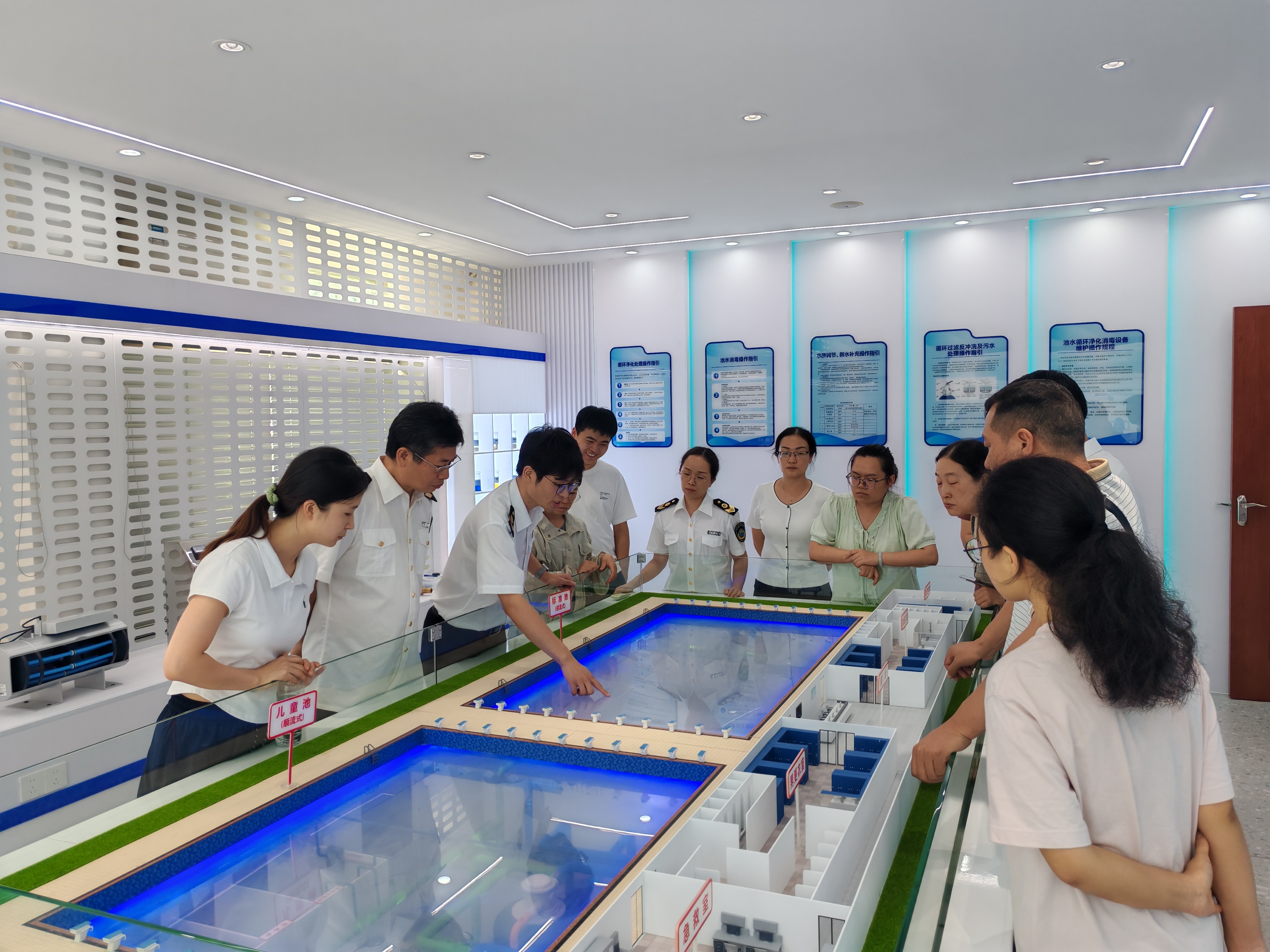 5市疾控中心举办2025年深圳市环境卫生专业游泳场所监督执法培训班.jpg